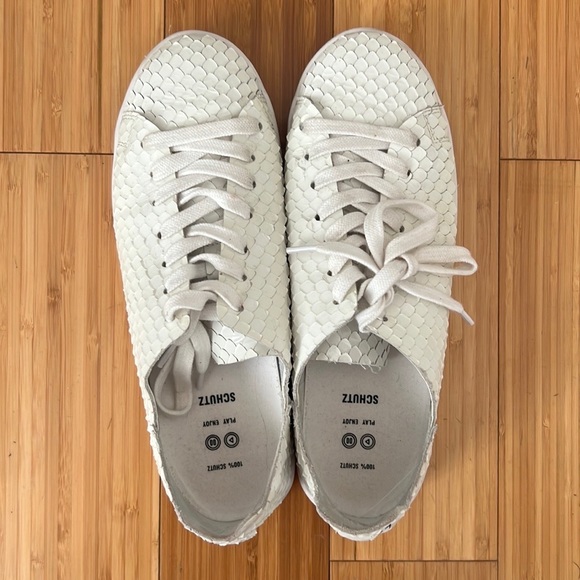 Schutz Sneakers, Size 8 - Picture 12 of 13